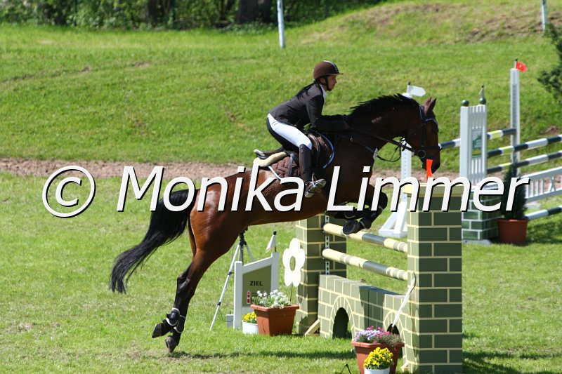 005M5444_Garantie _T_L Springen.JPG